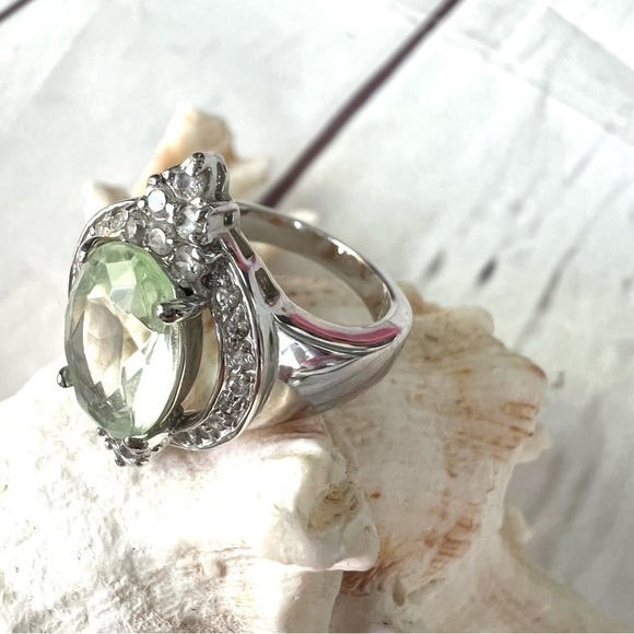 925 Sterling Silver Ring - Picture 5 of 7